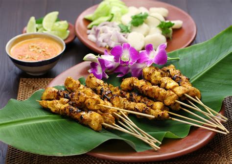  Sate Lilit: A Flavorful Journey Combining Smoky Grilled Perfection with Zesty Lime and Coconut Charm!