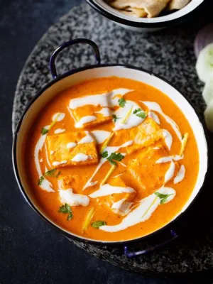  Paneer Butter Masala:  Indulge In Creamy Decadence and Aromatic Spice Fusion!